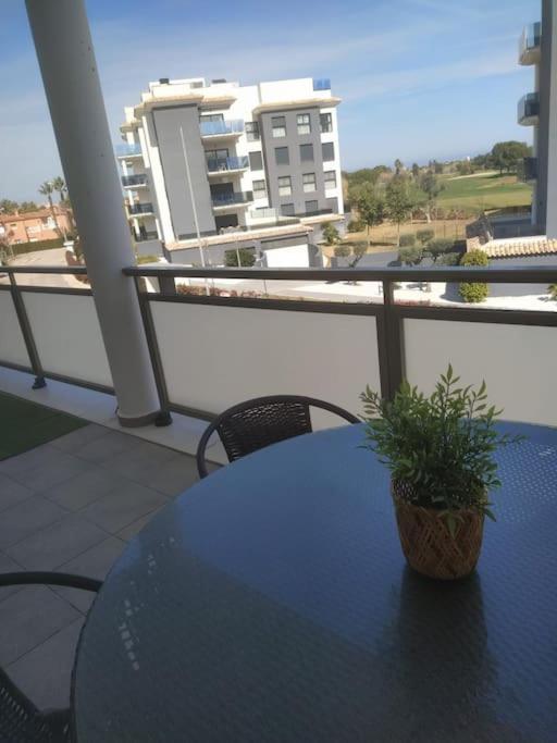 Moderno En Nova Golf & Met *