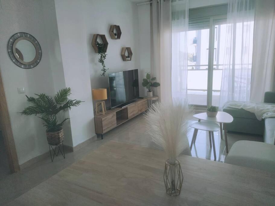 Moderno En Nova Golf & Met Apartamento Oliva